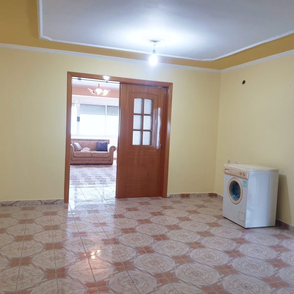 SHITET APARTAMENT DUPLEKS 18 SHTATORI GJIROKASTER