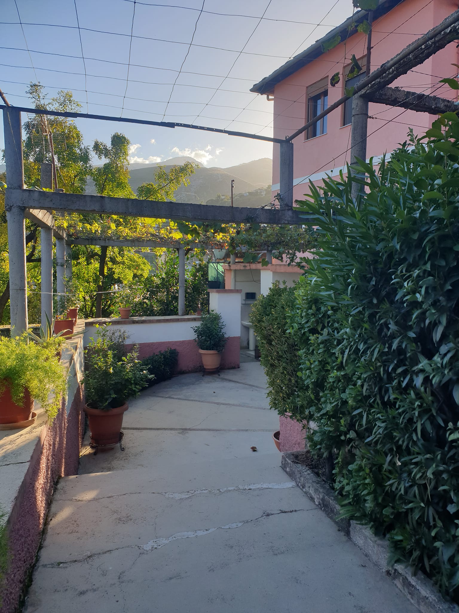SHITET SHTEPI PRIVATE MANALAT GJIROKASTER