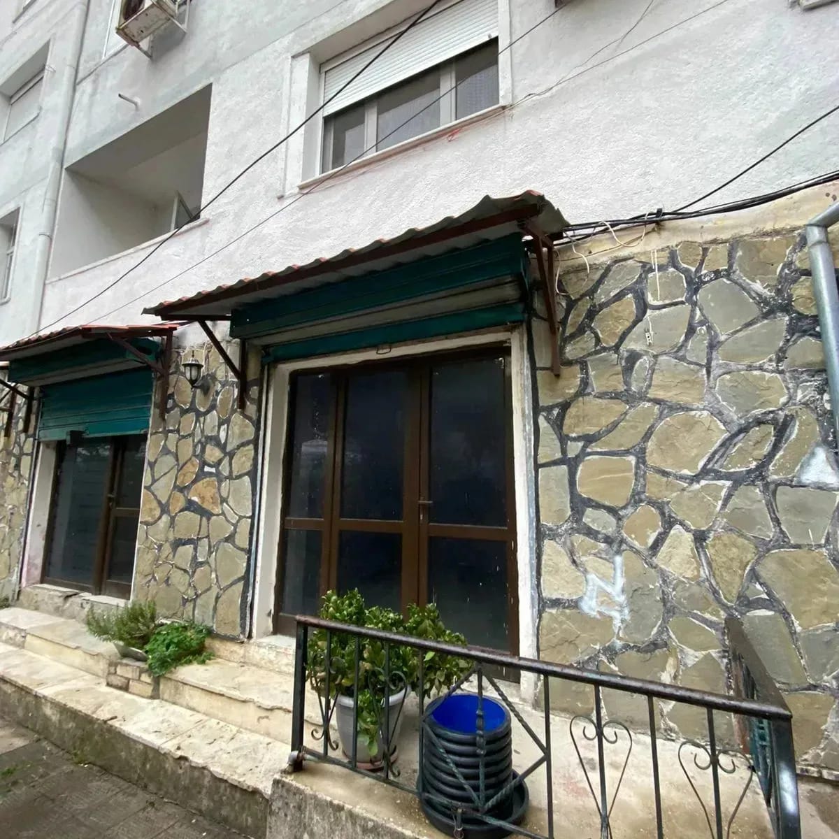 SHITET DYQAN 18 SHTATORI GJIROKASTER