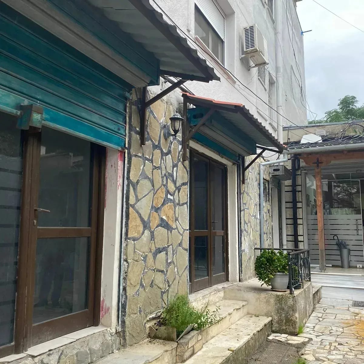 SHITET DYQAN 18 SHTATORI GJIROKASTER