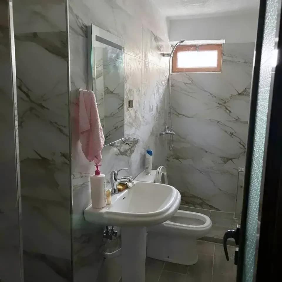 SHITUR APARTAMENT 3 +1, sip 100 m2 , VENDNDODHJA KODRA E SHTUFIT PAS UNIVERSITETIT GJIROKASTER