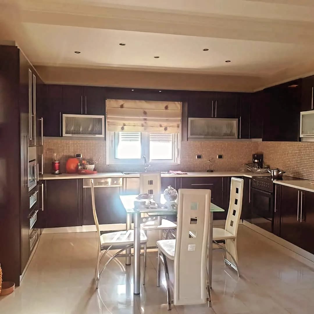 SHITET VILE 2 KATESHE NE GJENDJE SHUME TE MIRE, LAGJJA DUNAVAT GJIROKASTER .