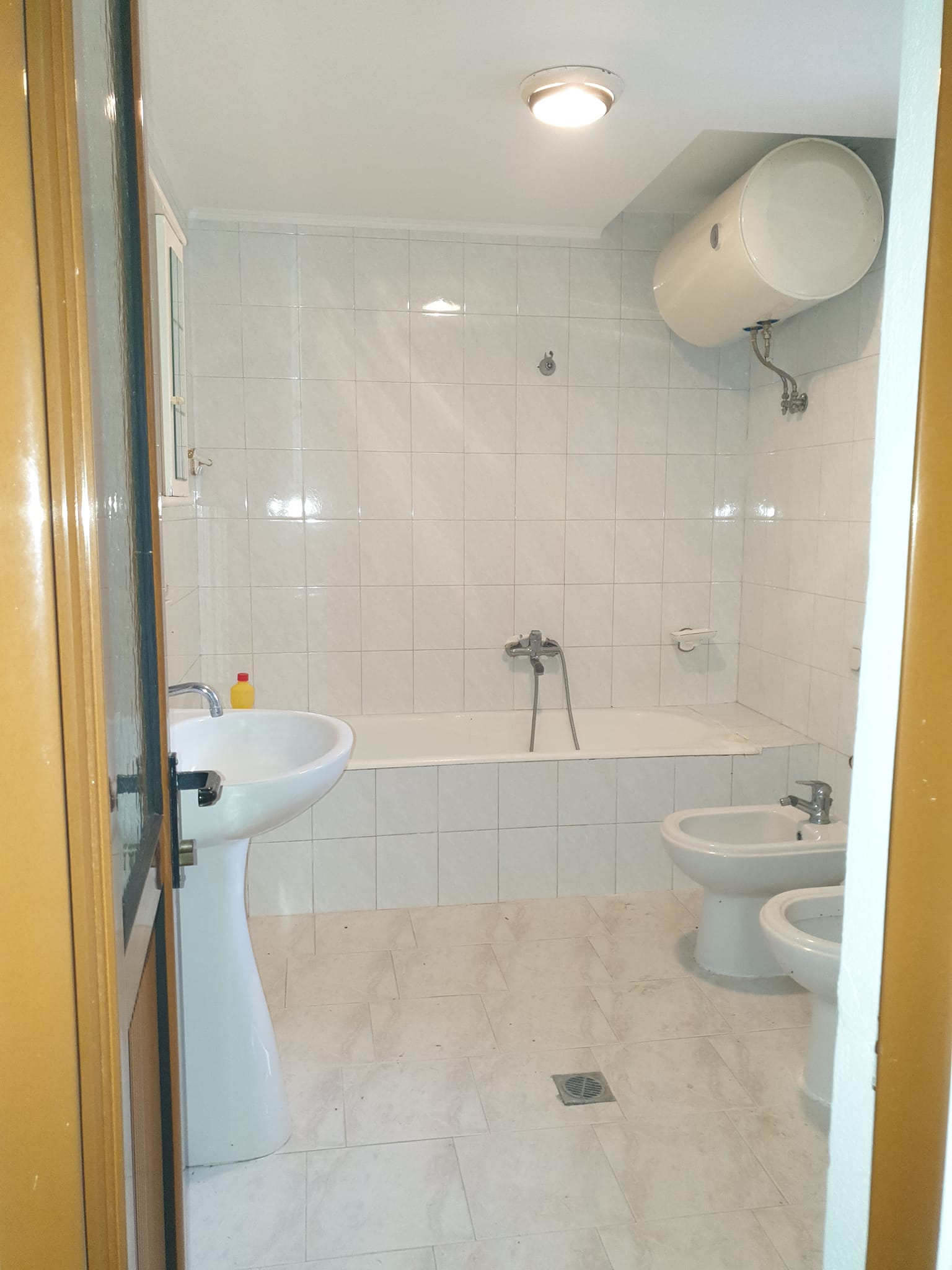 SHITUR APARTAMENT 2+1 ,LAGJJA 18 SHTATORI GJIROKASTER.