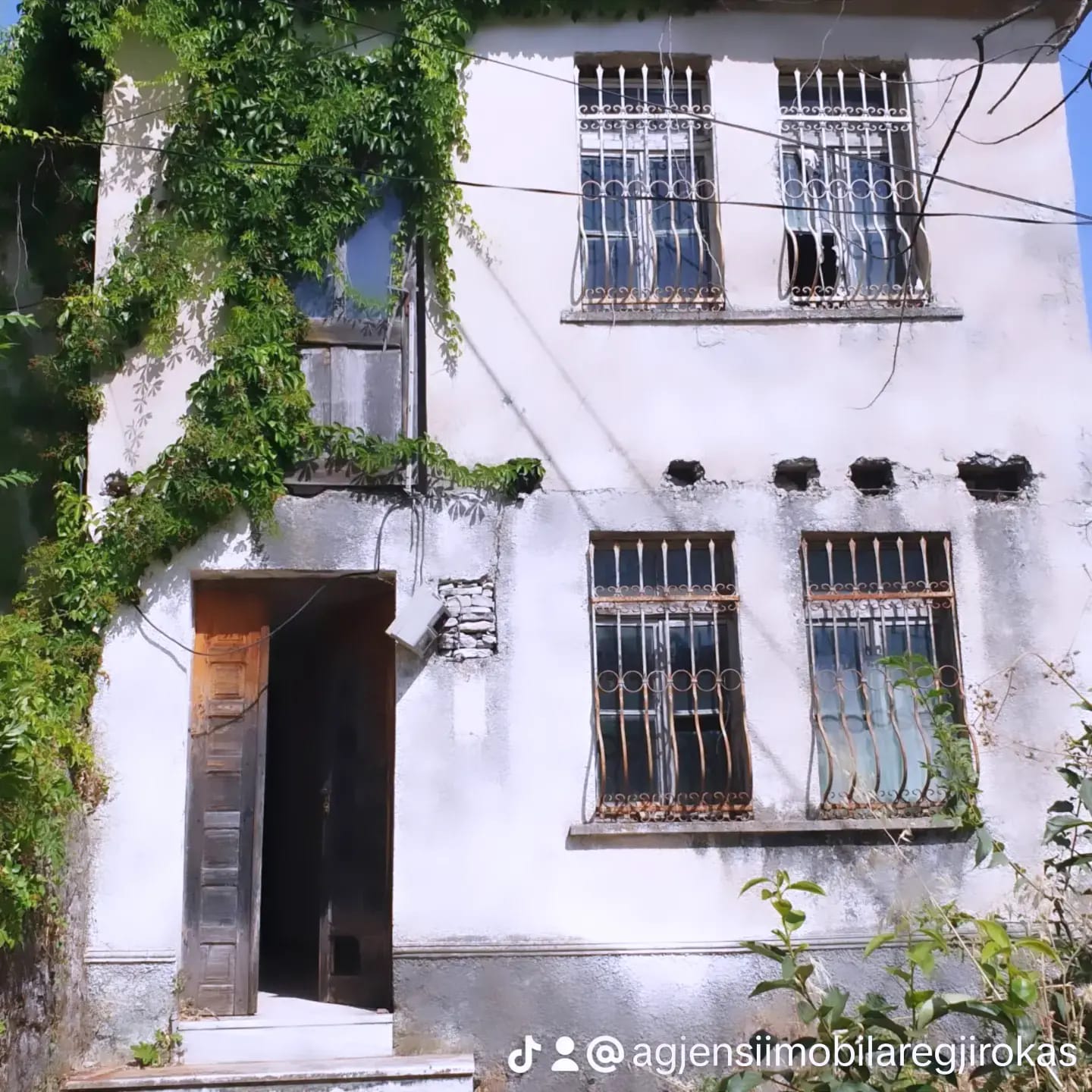 SHITET SHTEPI PRIVATE 2-KATESHE, LAGJJA VAROSH GJIROKASTER