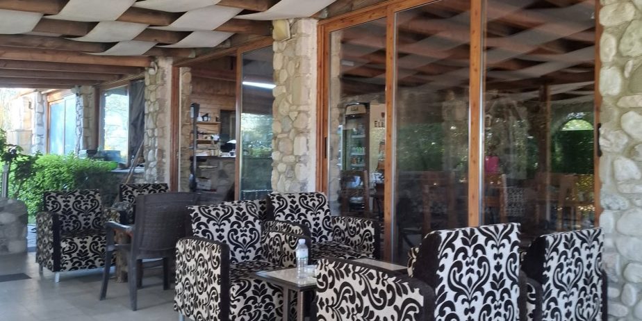 Shitet kompleks hotel-restorant + karburant në rrugë kryesore – 600.000€ 💶– Kakavijë, pranë doganës