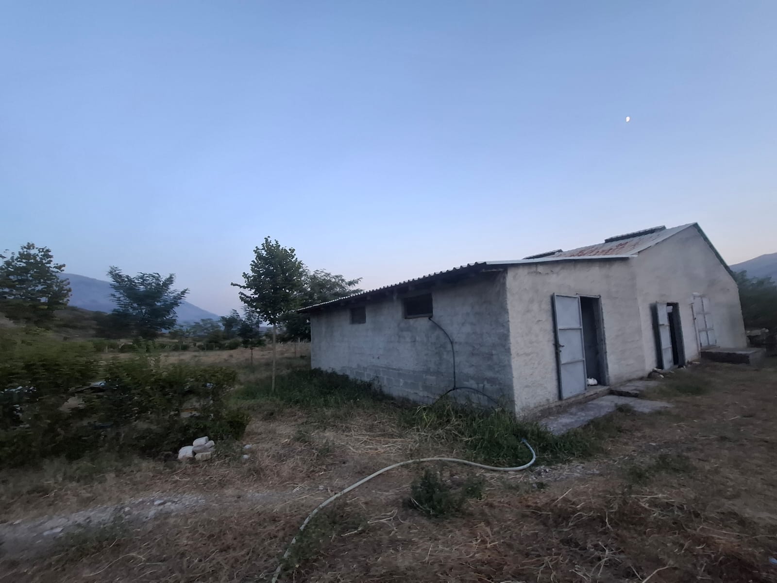 SHITET FERMË E KOMPLETUAR – ASIM ZENELI, GJIROKASTËR, 18.000.000 lekë të reja