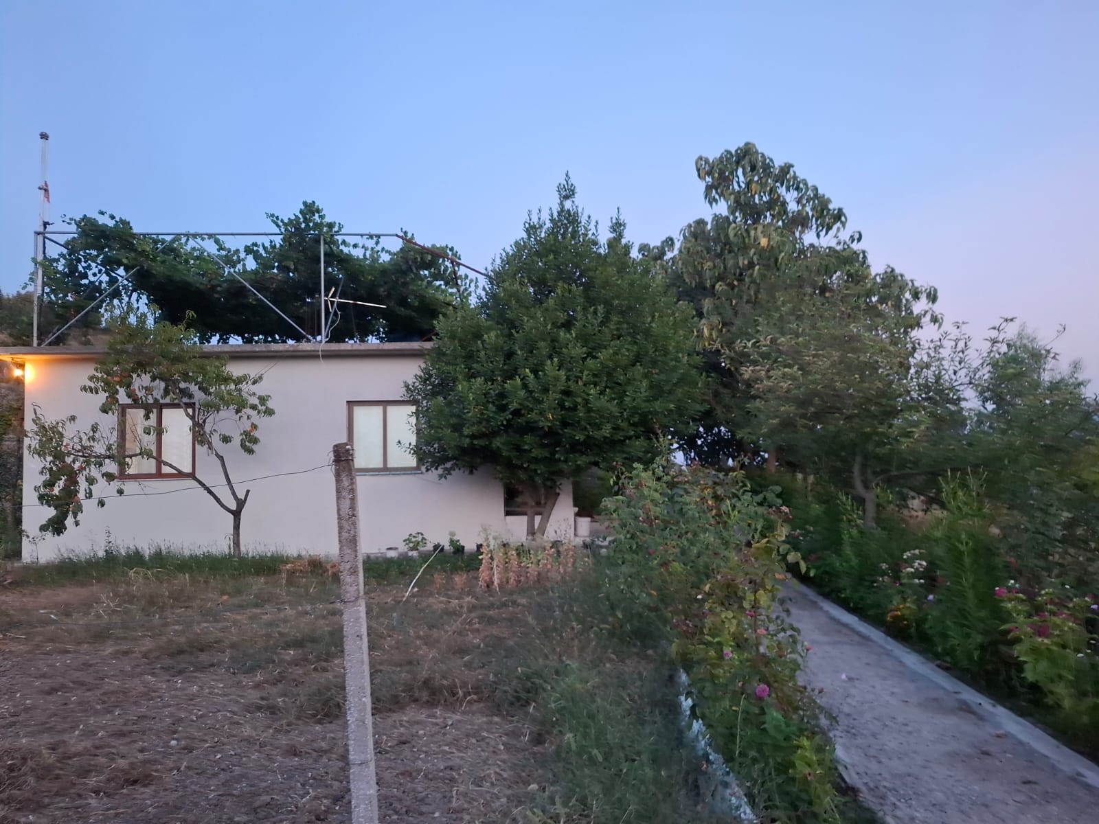 SHITET FERMË E KOMPLETUAR – ASIM ZENELI, GJIROKASTËR, 18.000.000 lekë të reja