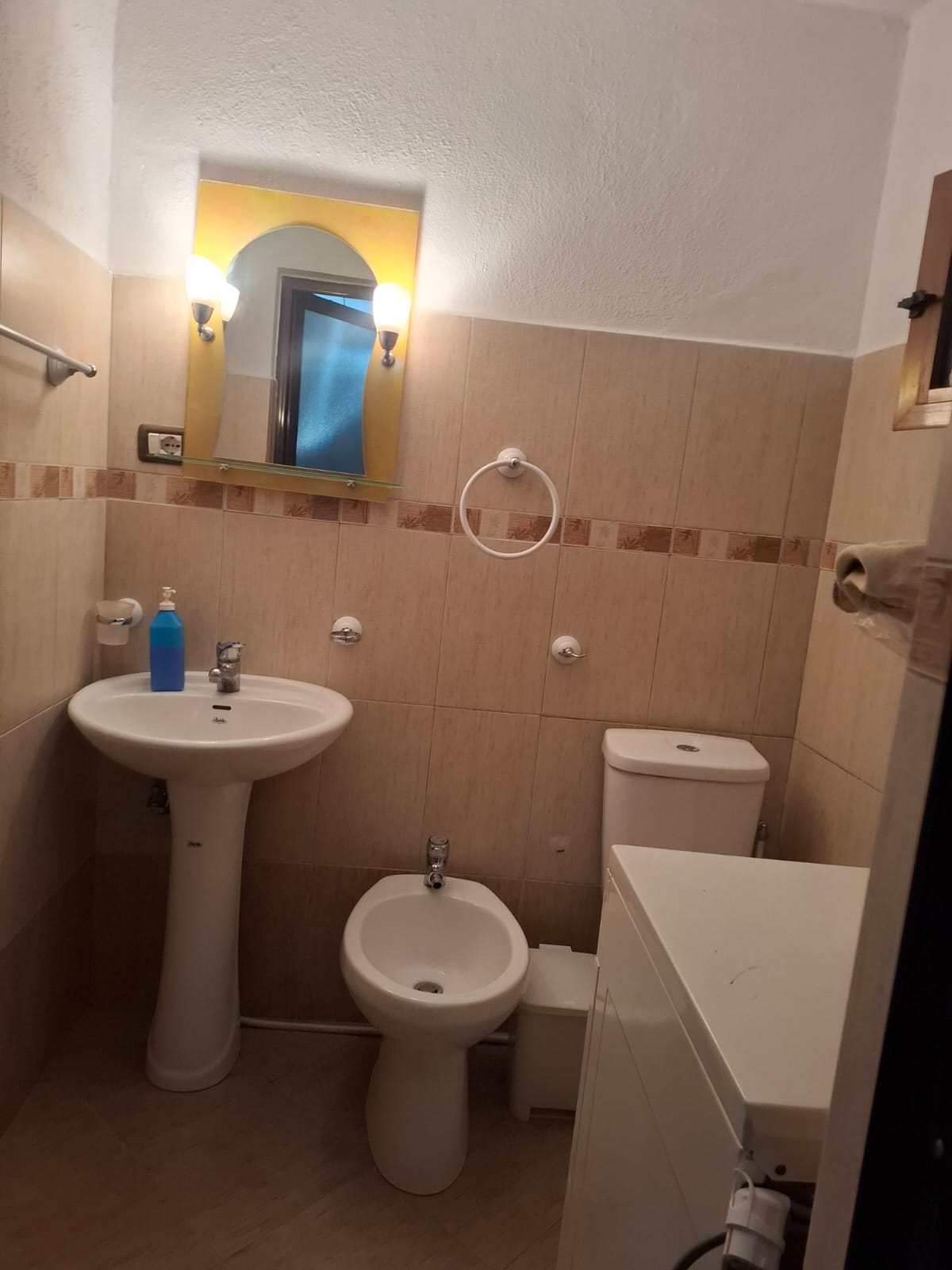 Shitet shtëpi private 3-katëshe, Dunavat – Zonë muzeale, Gjirokastër – 14.000.000 miljon leke
